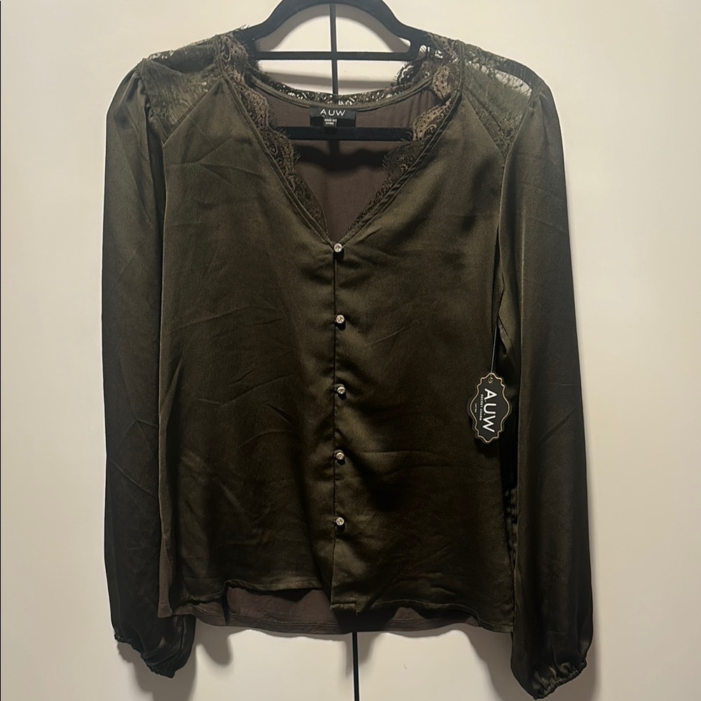 NWT AUW Women's Olive Green Top